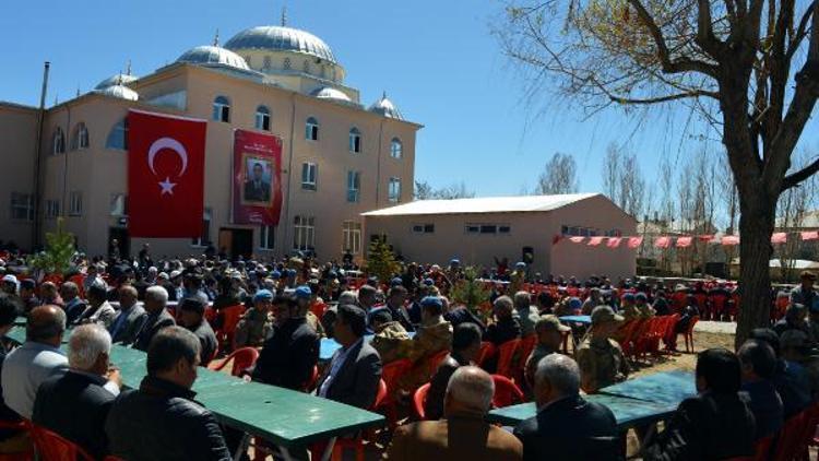 Afrin şehidi Rıdvan Çevik için mevlit okutulup, fidan dikildi