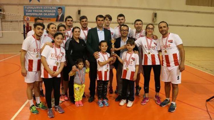 Bayramiç Belediyesi Voleybol Turnuvası sona erdi