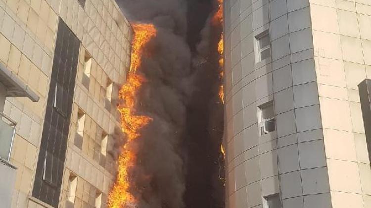Fotoğraf // Gaziosmanpaşadaki Taksim İlkyardım Hastanesinde yangın