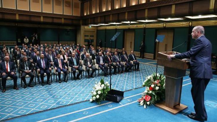 Cumhurbaşkanı Recep Tayyip Erdoğan, 5 Nisan Avukatlar Günü dolayısıyla bir grup avukatı kabul etti (Fotoğraflar)