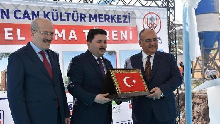 Balıkesir’de Hasan Can Kültür Merkezi’nin temelleri atıldı