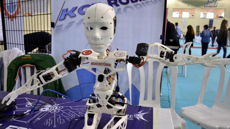 Robotlar GTÜ’de yarışıyor