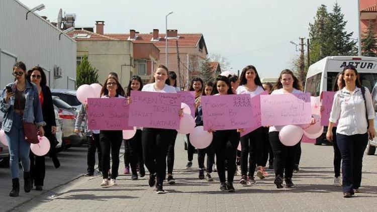 Liseliler, kansere dikkat çekmek için yürüdü