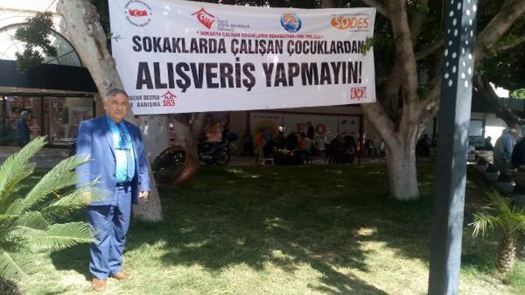 Büyüklere afişli uyarı