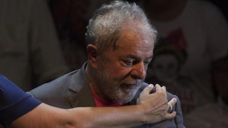 Brezilya eski devlet başkanı polise teslim oldu