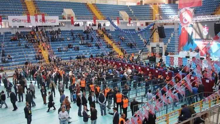 Trabzonspor’un 73’üncü Olağanüstü Genel Kurulunda oy verme işlemi başladı