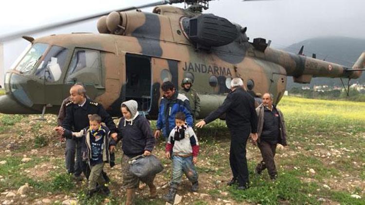 Kaybolan kardeşler birbirine sarılı beklerken bulundu