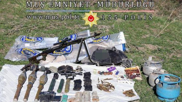 Muşta PKKya ait silah ve mühimmat ele geçirildi