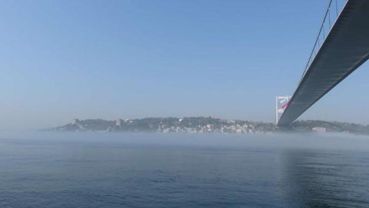 /ek fotoğraf // İstanbul Boğazında sis etkili oluyor