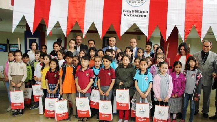 Hayallerindeki İskenderun’u çizen öğrencilere ödül