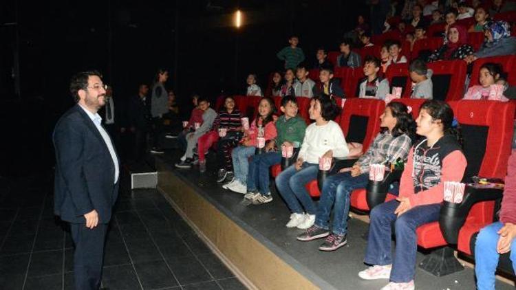 Aksaray Belediyesinden öğrencilere sinema keyfi