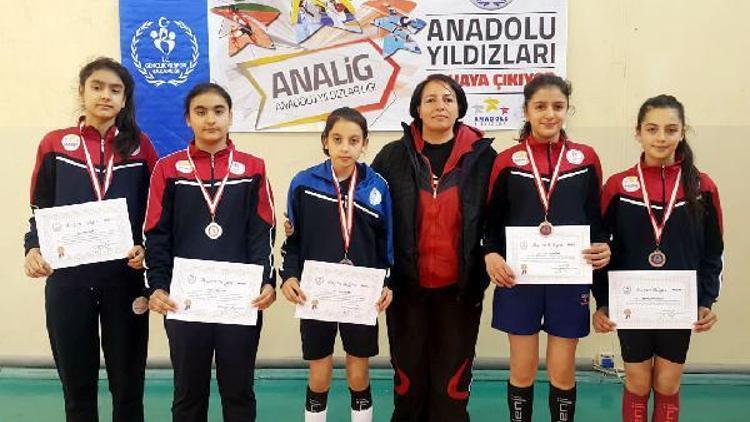 Burdurlu badmintoncular Türkiye finallerinde