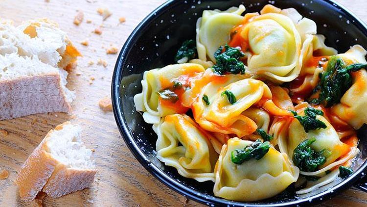 Ispanaklı tortellini tarifi