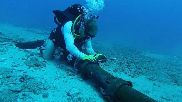Okyanus dibindeki kablo koptu, o ülkenin dünyayla ilişkisi kesildi