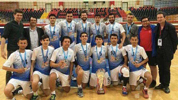 Manavgatlı voleybolcular Türkiye şampiyonu