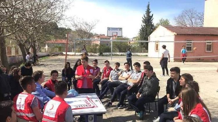 Vize Anadolu Lisesi öğrencilerin kan bağışına destek