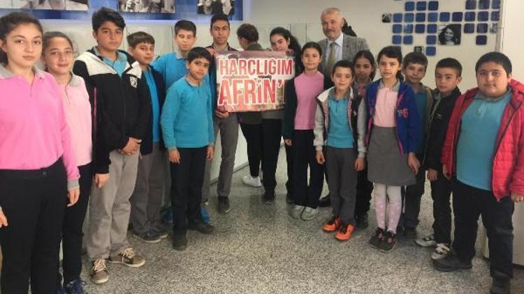 Öğrenciler harçlıklarını Mehmetçik Vakfına bağışladı