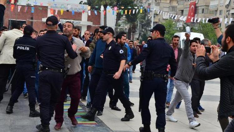 Protestocu pazarcılarla polis arasında gerginlik