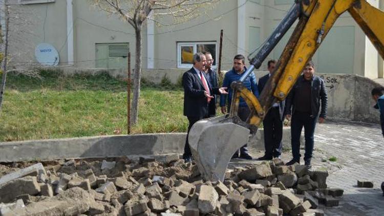 Adilcevaz TOKİ’de yol çalışması başladı