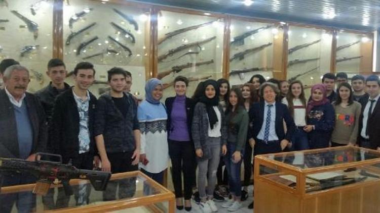 Kırıkkale Lisesi öğrencileri, MKE Silah Sanayi Müzesi’ni gezdi