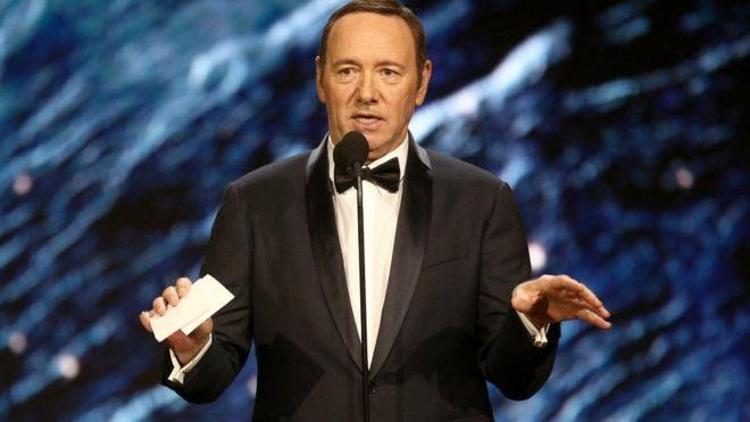 Los Angeles savcıları Kevin Spacey hakkındaki cinsel saldırı suçlamalarını değerlendiriyor