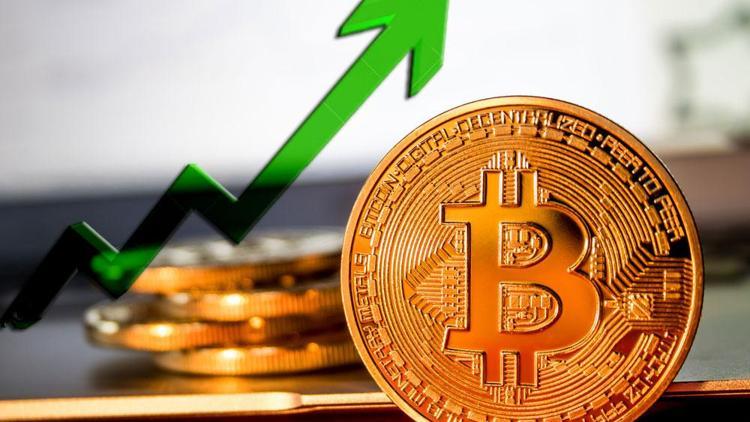 Bitcoinin değeri bir saatte fırladı