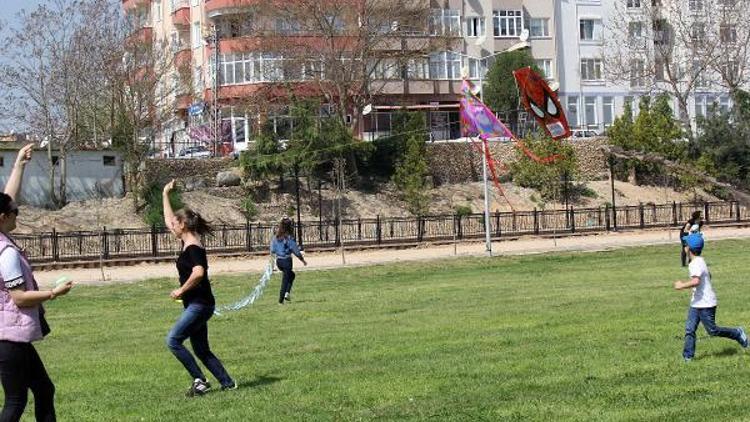 Anasınıfı öğrencilerinden uçurtma şenliği