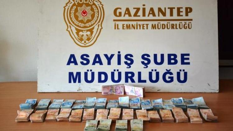 290 bin lira çalan 6 kişi yakalandı