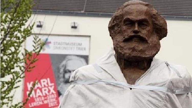 Çinin hediyesi Karl Marx heykeli Almanya Triere dikildi