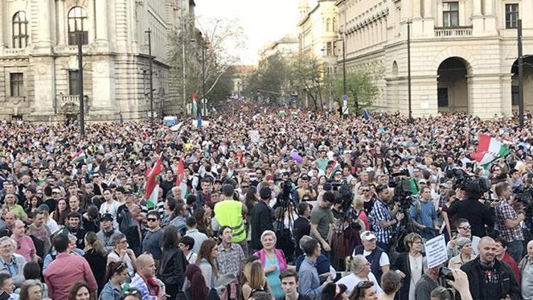 Macaristan’da ‘nefrete son ver’ eylemi