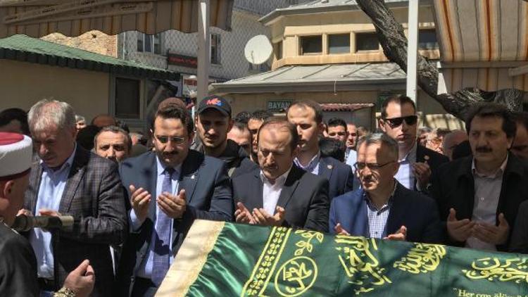 Bakan Ağbal, Bayburt’ta il başkanının dedesinin cenaze törenine katıldı