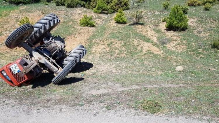 Pikniğe giden liselilerin traktörü devrildi: 1 ölü, 3 yaralı