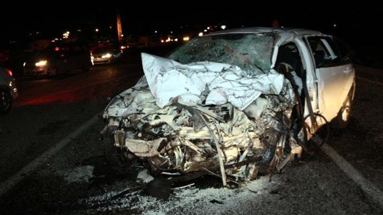 Batmanda iki otomobil çarpıştı: 6 ölü, 5 yaralı