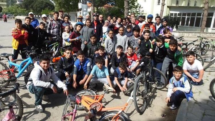 Burhaniyede Turizm Haftası nedeniyle bisiklet turu düzenlendi