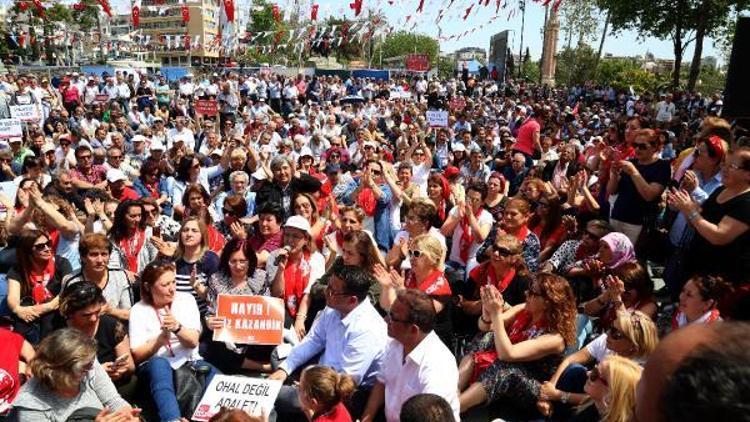 Antalyada CHPliler, demokrasi için oturdu