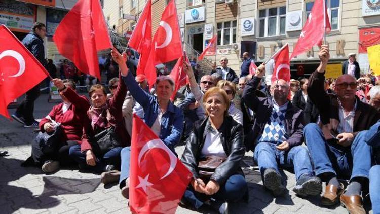 Doğu Karadenizde CHPlilerden oturma eylemi