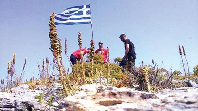 ‘Kahvemizi içtik bayrak dikmeye karar verdik’