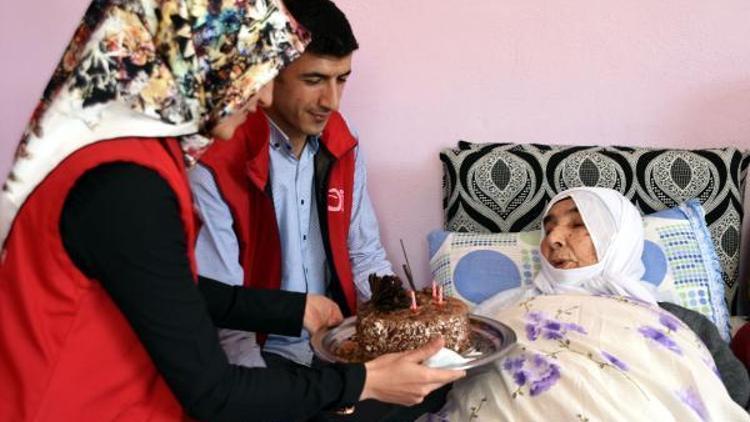 Asiye nine, 119uncu yaş gününü kutladı