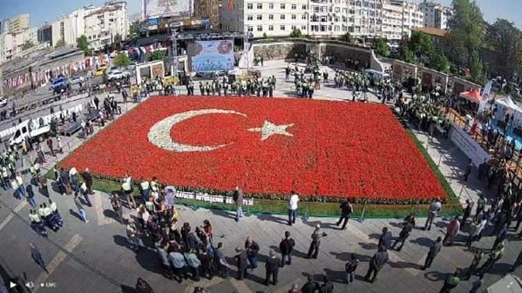 Lalelerle Türk bayrağı rekoru