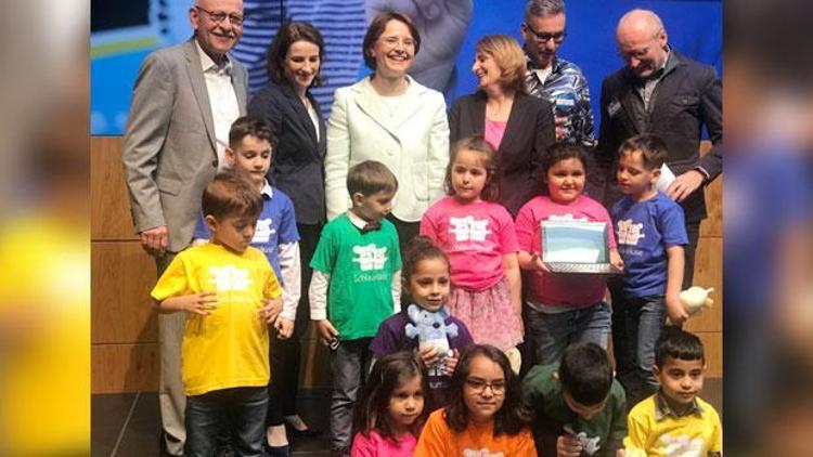 Uyum Bakanı Widmann Mauz: 600 bin çocuk evde Almanca konuşmuyor