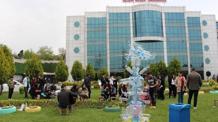 Üniversiteli öğrencilerden geri dönüşüme farkındalık için “Dönerse Senindir” projesi