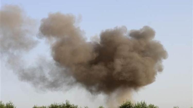 TSK, Afrinde evlere tuzaklanan bombaları imha etti