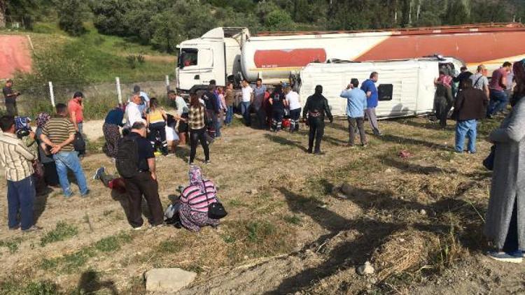 Antalyada tanker ile öğrenci servisi çarpıştı: 16 yaralı (2) - Yeniden