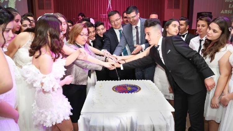 Başkan Şahin, GKVlilerle pasta kesti