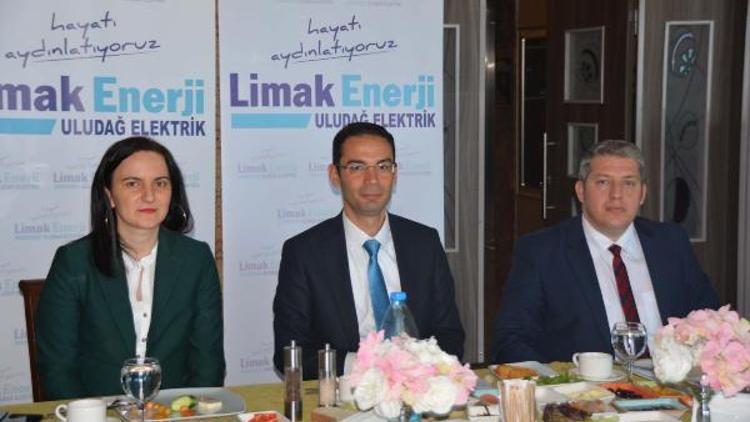 Arman, elektrik konusunda merak edilenleri anlattı