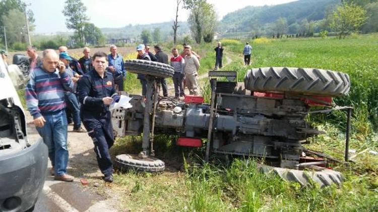 Kamyonet ile çarpışan traktörün sürücüsü öldü