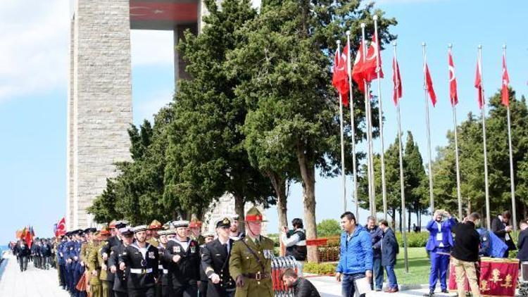 Türk ve Anzak torunları 103 yıl sonra atalarının huzurunda