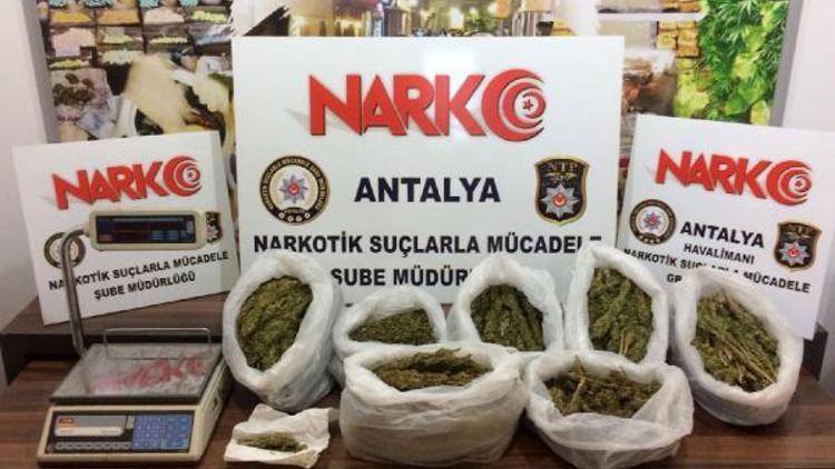 Antalyada zehir satıcılarına darbe