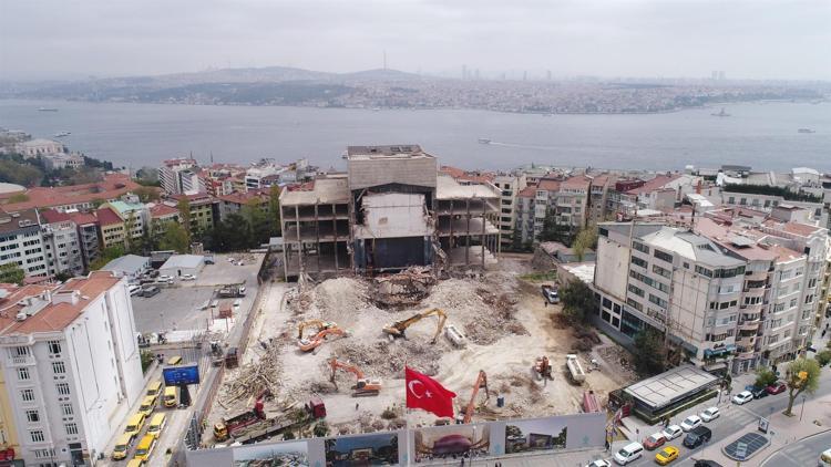 Yıkımı devam eden Atatürk Kültür Merkezinin son hali görüntülendi