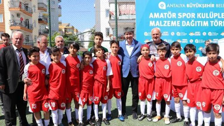 Büyükşehirden amatör spor kulüplerine yardım